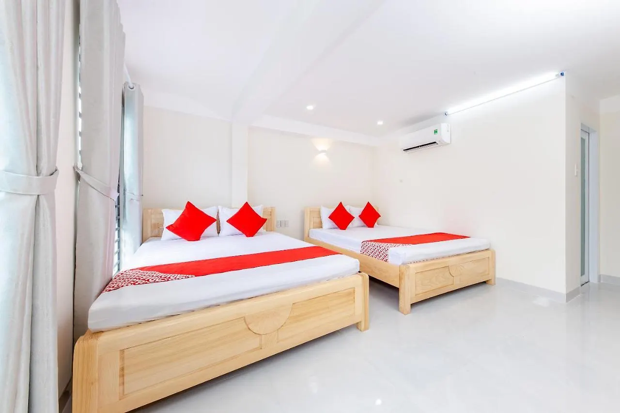 Oyo 572 The Wanda Hotel Нячанг