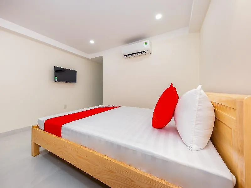 Oyo 572 The Wanda Hotel Нячанг