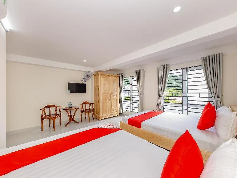 Oyo 572 The Wanda Hotel Нячанг